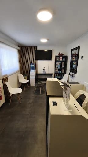 Sala de espera de Del Carmen Odontología en Chillán