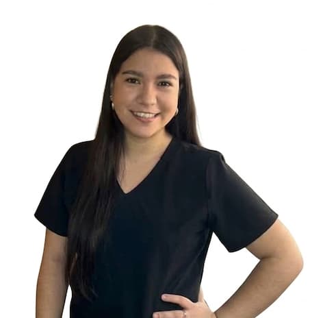 Dra. Daniela Bobadilla - Especialista en Endodoncia